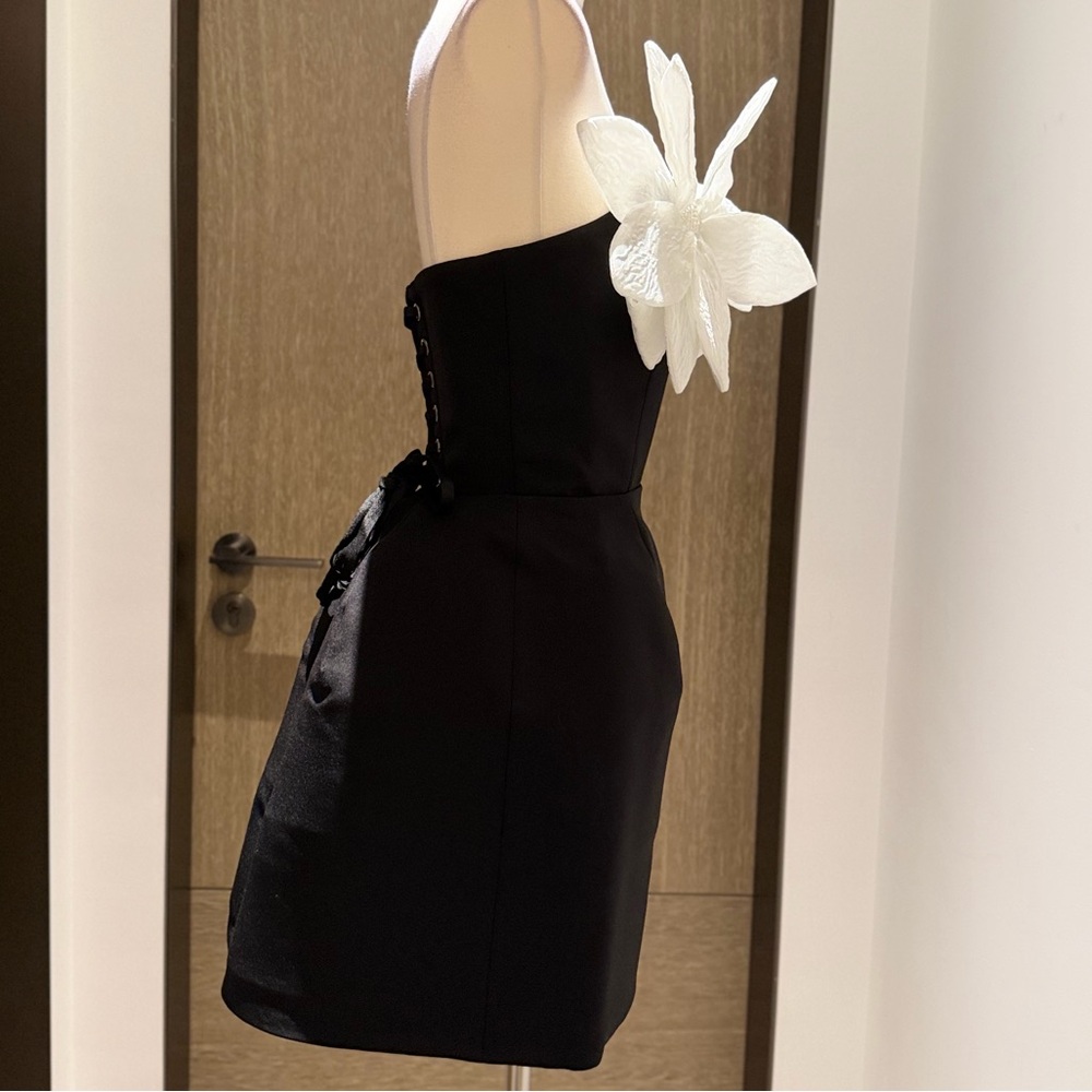 Bronx and Banco Black Strapless Mini Dress with White Floral Appliqués - Picture 4 of 16